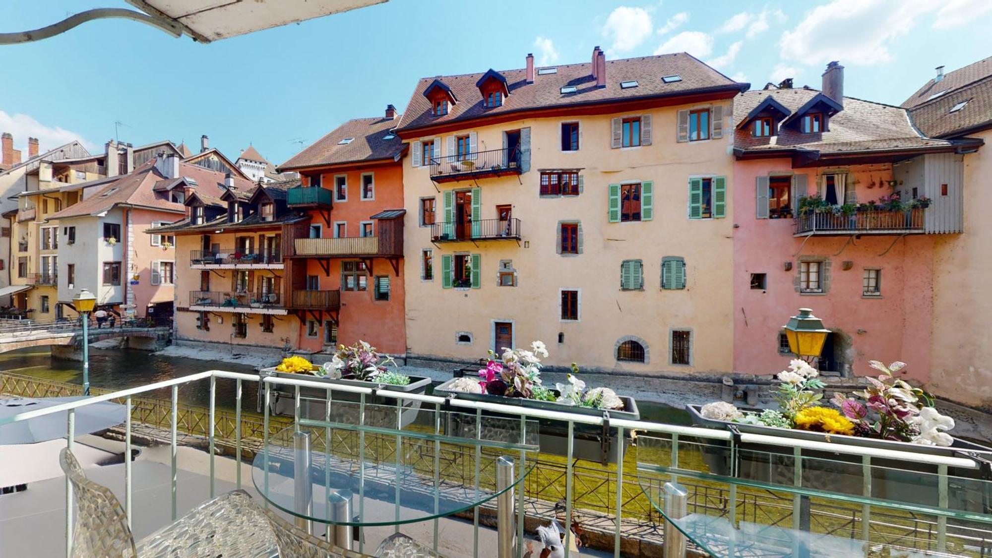 L'Eau Vive Jacuzzi Et Sauna En Vieille Ville 5 อานซี ภายนอก รูปภาพ